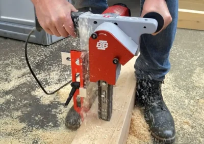 Brühwiler Maschinen Kettenstemmer KSL 100 im Einsatz